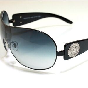 Beautiful Versace gradient Sunglasses, Vintage Stones 2061-B 1025/8G
MSRP $585